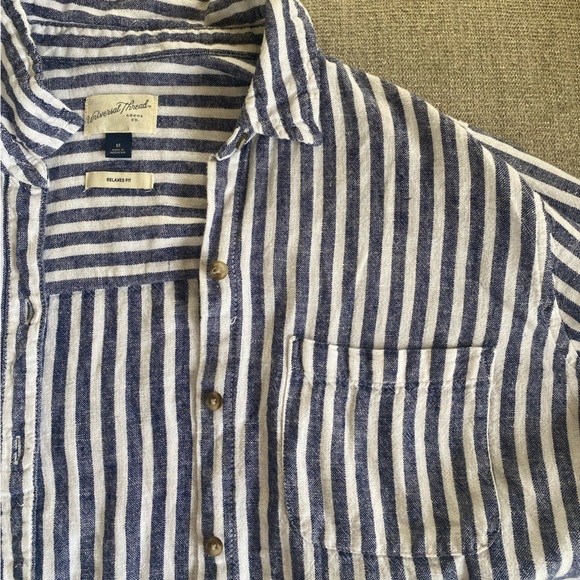 Universal thread relaxed fit button down - Picture 4 of 7